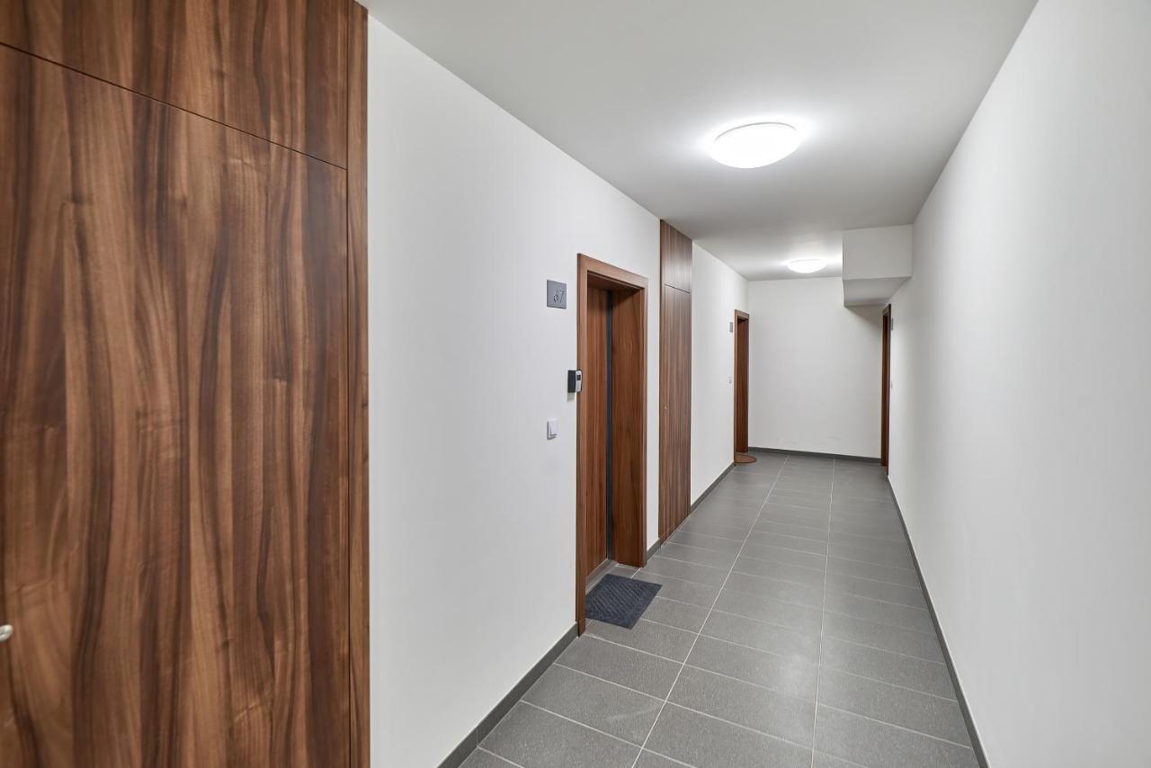 Exclusive Apartments Gwiazdzista With Free Garage Wroclaw By Noclegi Renters Eksteriør bilde
