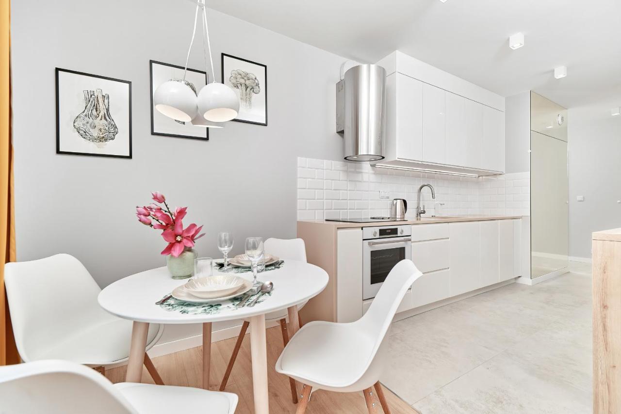 Exclusive Apartments Gwiazdzista With Free Garage Wroclaw By Noclegi Renters Eksteriør bilde