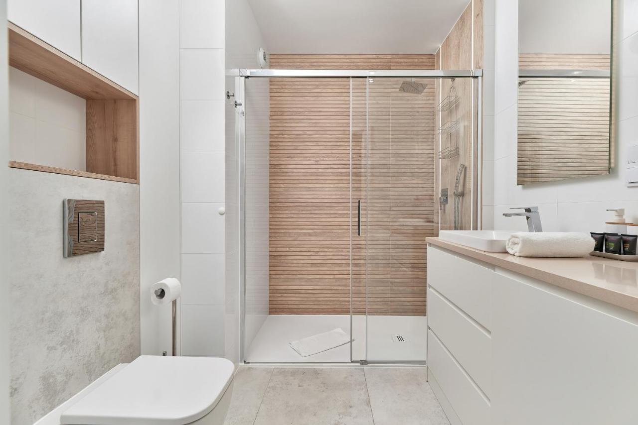 Exclusive Apartments Gwiazdzista With Free Garage Wroclaw By Noclegi Renters Eksteriør bilde